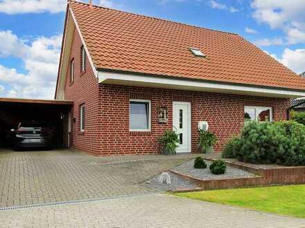 Einfamilienhaus mit PV-Anlage und Stromspeicher in gehobener Wohnlage