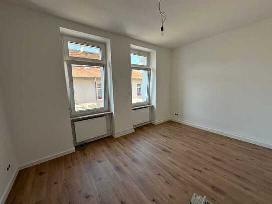 NEU! Sanierte 4-Zimmer Wohnung im Herzen Offenbach!