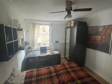 Möbliertes WG-Zimmer frei ab 01.07. Ideale Lage, alle Nebenkosten in Miete.
