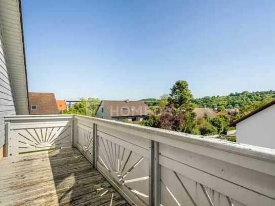 Schöne 2-Zimmer-DG-Wohnung mit Balkon und Stellplatz in sehr guter Lage