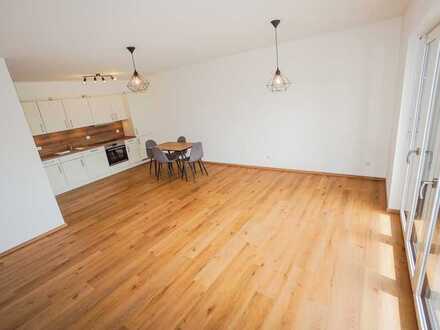 Helle 2-Zimmer EG - Wohnung mit Terrasse u. Gartenanteil, moderner Küche, Tiefgarage und XXL-Dusche