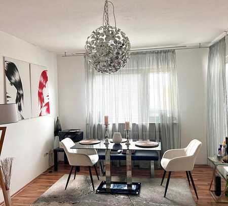 Exklusive 2-Raum-Wohnung mit gehobener Innenausstattung mit Einbauküche in Hessen - Rüsselsheim