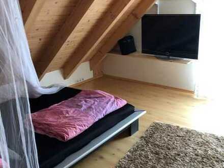 Möblierte 1-Zimmer-DG-Wohnung in Weitramsdorf - Hergramsdorf