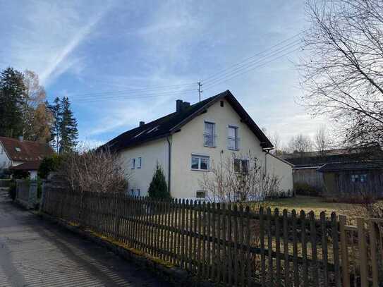 Erstbezug nach Renov./Sanierung: Geräumiges Landhaus mit geh. Innenausstattung