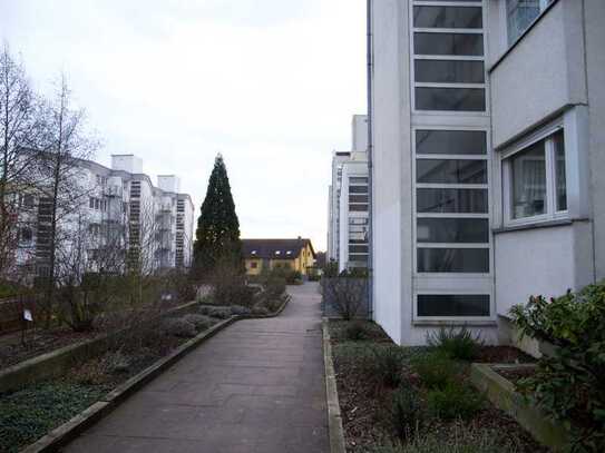 Schöne helle 3-Zimmer Wohnung mit Balkon, TG-Stellplatz und Aufzug