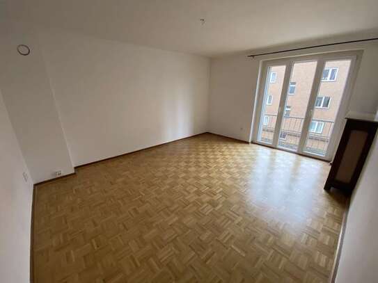 Zentrale Wohnung mit franz. Balkon am Gemarkenplatz