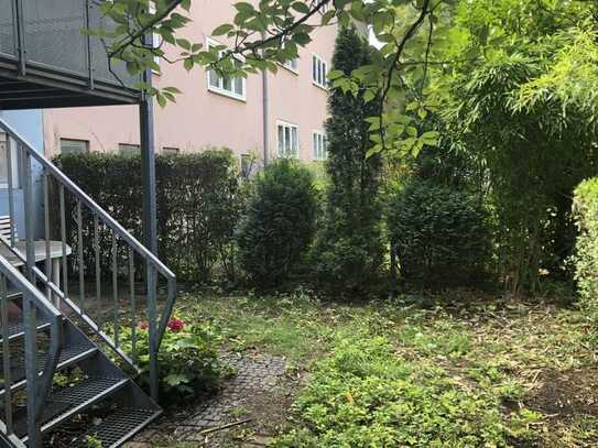 2 Zimmer Wohnung (Hochparterre) mit Balkon und eigenem Garten