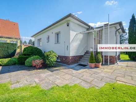 IMMOBERLIN.DE - Ansprechender Bungalow mit herrlicher Südterrasse und harmonischem Gartenareal