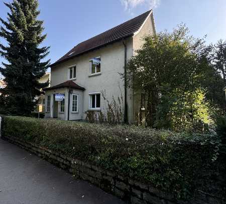 Sanierungsbedürftiges Einfamilienhaus in gefragter Lage