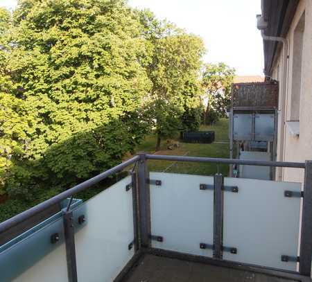 Sonnige 2-Raum-Wohnung mit Balkon für Pärchen, 2er WG oder Single in Fermersleben