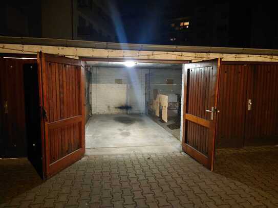 Garage in top Lage: Wasserturm