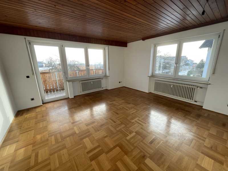                                                               Gepflegte 4-Zimmer-Wohnung mit Balkon in Cham                                                       in Cham (Cham)