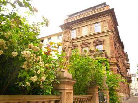 2-3 Zimmerwohnung im ruhigen Hinterhaus eines historischen Stadtpalais