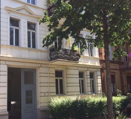 wunderschöne 4 Zimmer Altbauwohnung zentral in Wiesbaden