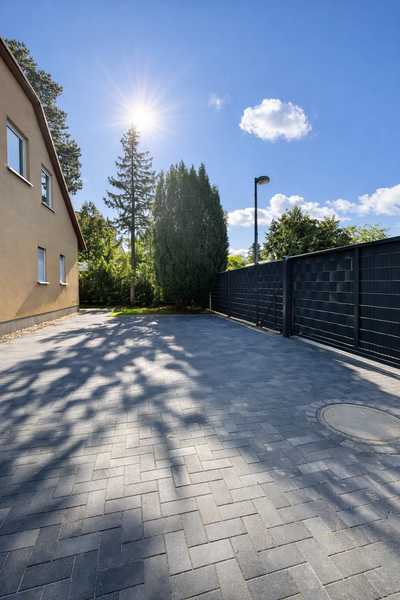 Wohnen oder Gewerbe mit 5 Zimmern direkt am U- Bahnhof Biesdorf Süd