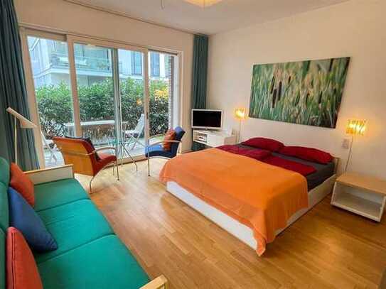 COSY, FURNISHED STUDIO WITH NICE TERRACE & DESIGNER-KITCHEN BETWEEN WEINBERGSPARK & TORSTRASSE