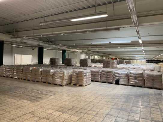 1500 m² Lager-/Produktionsfläche in 95447 Bayreuth zu vermieten