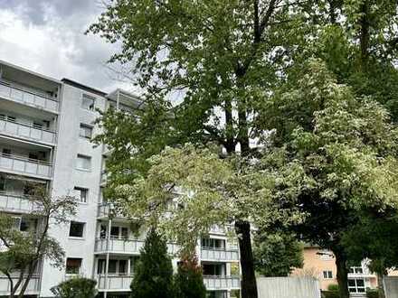 Leben in Maintal-Bischofsheim! Sanierte 2-Zimmer Wohnung mit Balkon wartet auf Sie