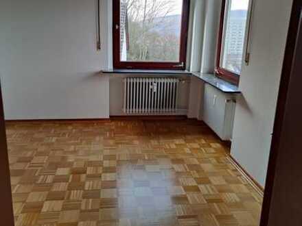 Vollständig renovierte Wohnung mit dreieinhalb Zimmern und Balkon in Rotenburg