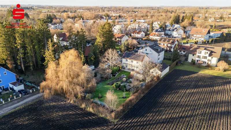 Einzigartiges Wohnen: Modernisiertes Einfamilienhaus auf einem unverwechselbaren Grundstück!