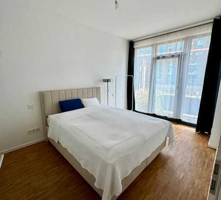 Ansprechende 2-Zimmer-Wohnung mit lux. Innenausstattung mit Balkon und EBK in Berlin Friedrichshain