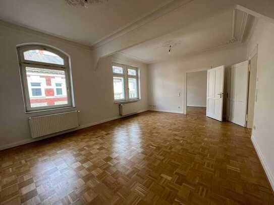 Schöner Altbau inklusive EBK: 3 Zimmer zum Wohlfühlen in Wersten!