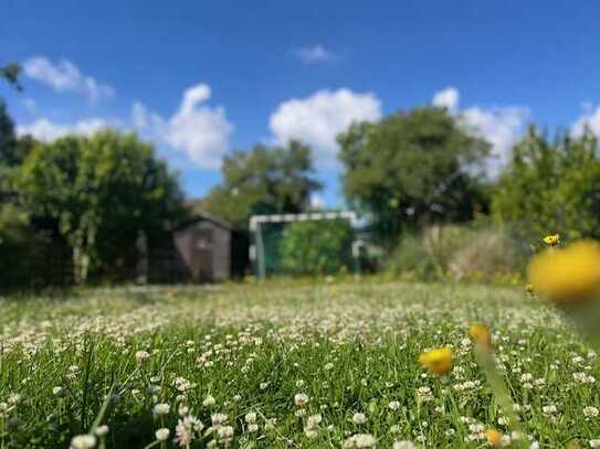 Unterrath: Reihenmittelhaus mit ruhigem und großen Garten