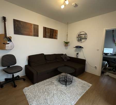 Modernisierte Wohnung mit 2 Zimmern und Einbauküche in Mannheim Schwetzingerstadt (Nur 1 Person)