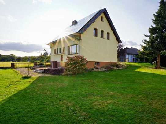 Einfamilienhaus mit großem Garten in Waldnähe