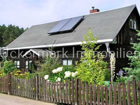 Einfamilienhaus mit dazugehörigem Wassergrundstück in Lychen – Stadt der Seen und Wälder