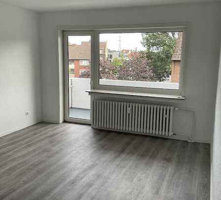 Traumhaft schöne komplett sanierte 4 Zimmer Wohnung mit Balkon in Duisburg zu vermieten!!!