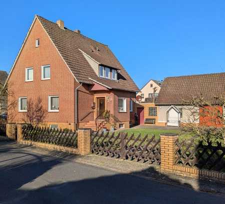 Einfamilienhaus mit Einliegerwohnung in Uetze/Eltze