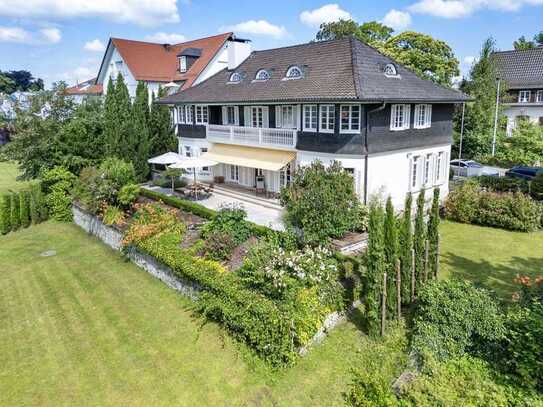 Historische Villa mit großem Grundstück am Bodensee in Bestlage