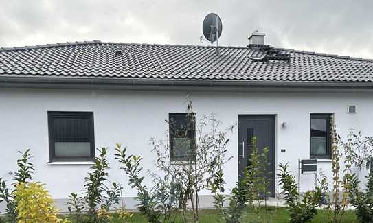 Moderner Bungalow, fast neu, energieeffizient und in ruhiger Lage. Provisionsfrei!