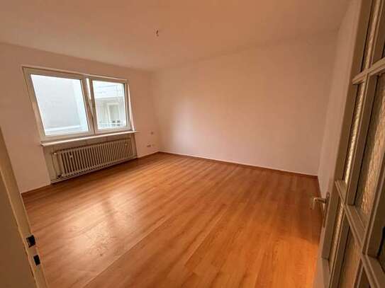 Kleine Interessante 2-Zimmer Wohnung in Zentraler Lage