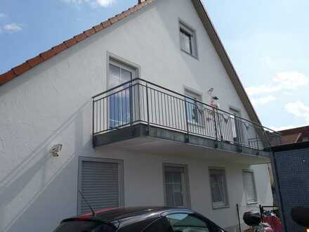 Helle 3-Zimmer-Wohnung mit Balkon in Offenstetten