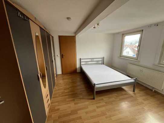 Geschmackvolle, gepflegte 2-Zimmer-DG-Wohnung in Neu-Anspach