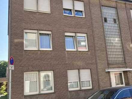 In Mönchengladbach: Gepflegte Wohnung mit einem Zimmer und Balkon