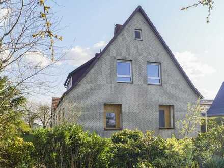 Freistehendes Ein- bis Zweifamilienhaus in familienfreundlicher Lage mit großem Garten
