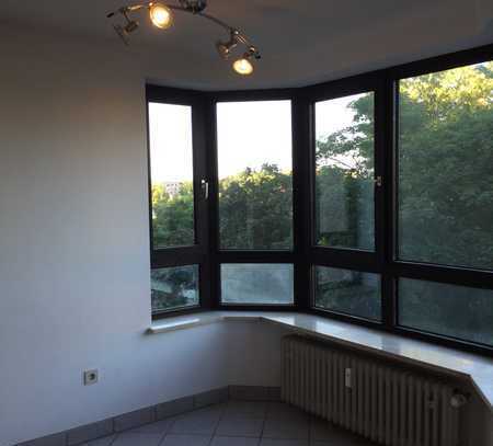 Bezugsfreies, sehr helles 1-Zimmer-Aparment am Westpark