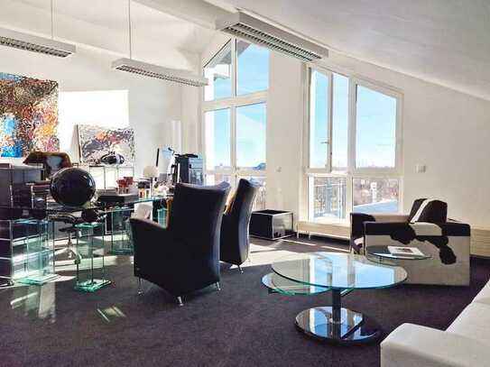 Helle und attraktive Bürofläche mit Blick in die Alpen