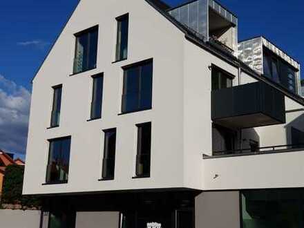 Hell + Schön, 3-Zimmer-Wohnung in Höchberg, mit Aufzug und Balkon