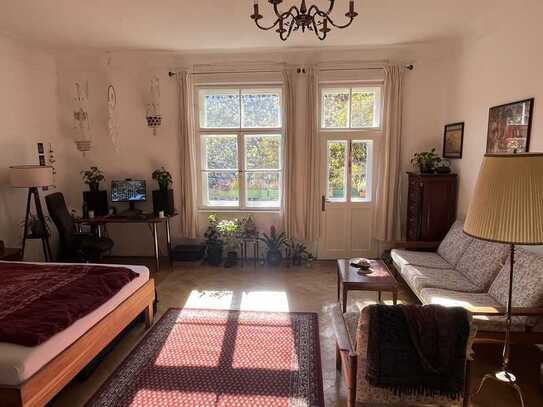 Wohnung/Zimmer möbliert mit eigenen Süd Balkon in Schwabing nahe Englischer Garten 01.2024-04.2024