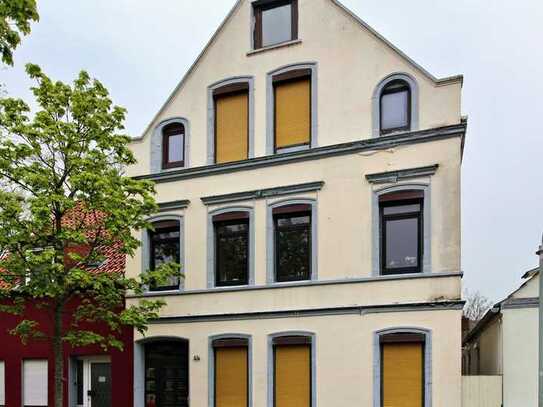 Charmantes Wohnhaus, 3 Wohnungen möglich, mit Nebengebäude und sonnigem, ruhigem Grundstück