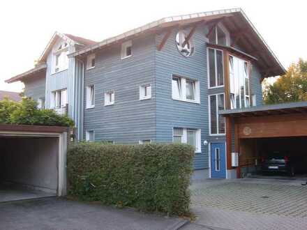 2,5-Zimmer-Wohnung, vermietet, ca. 75 m² im 5-Familien-Holzhaus, Baujahr 1997 zu verkaufen.