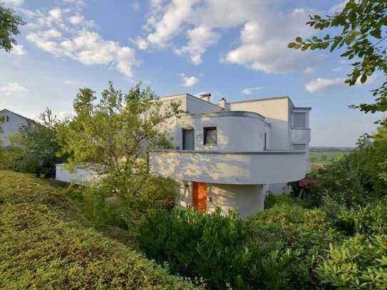 Individuelles Split-Level-Reihenendhaus mit Weitblick und traumhaft schönem Garten