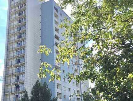 3-Zimmer-Wohnung mit offener Küche, Dusche und Balkon sucht handwerkliche Hände