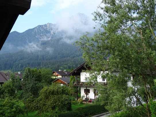 Geschmackvolle 2-Raum-Dachgeschosswohnung mit Balkon und EBK in Aufham sofort beziehbar