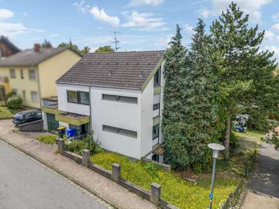 Lassen Sie dieses Wohnjuwel wieder glänzen - Einfamilienhaus mit ELW und großem Garten in Wörrstadt