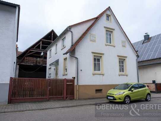 Renovierungsbedürftiges Haus mit großem Grundstück und ausbaufähiger Scheune